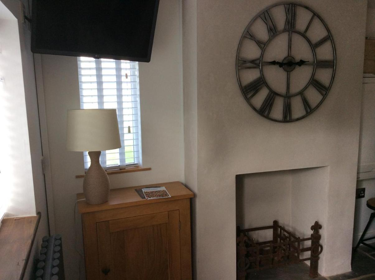 Tremeer Cottage Upper Beeding Экстерьер фото